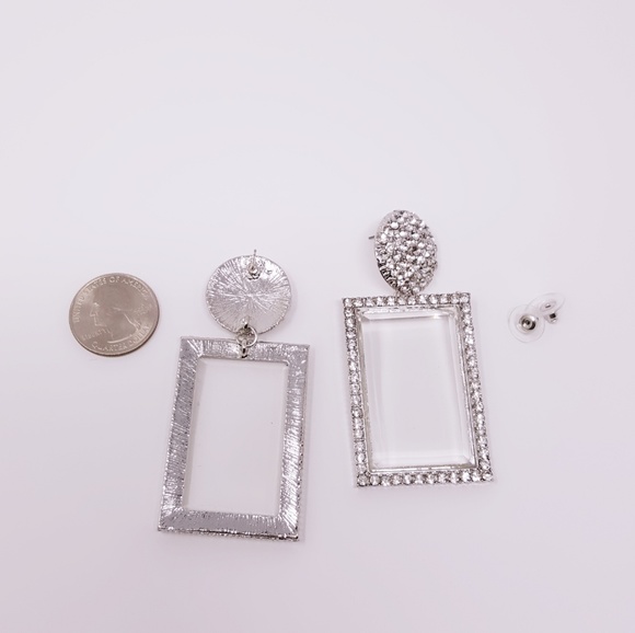 Fabulous Silver Rhinestone Earrings - Picture 7 of 8